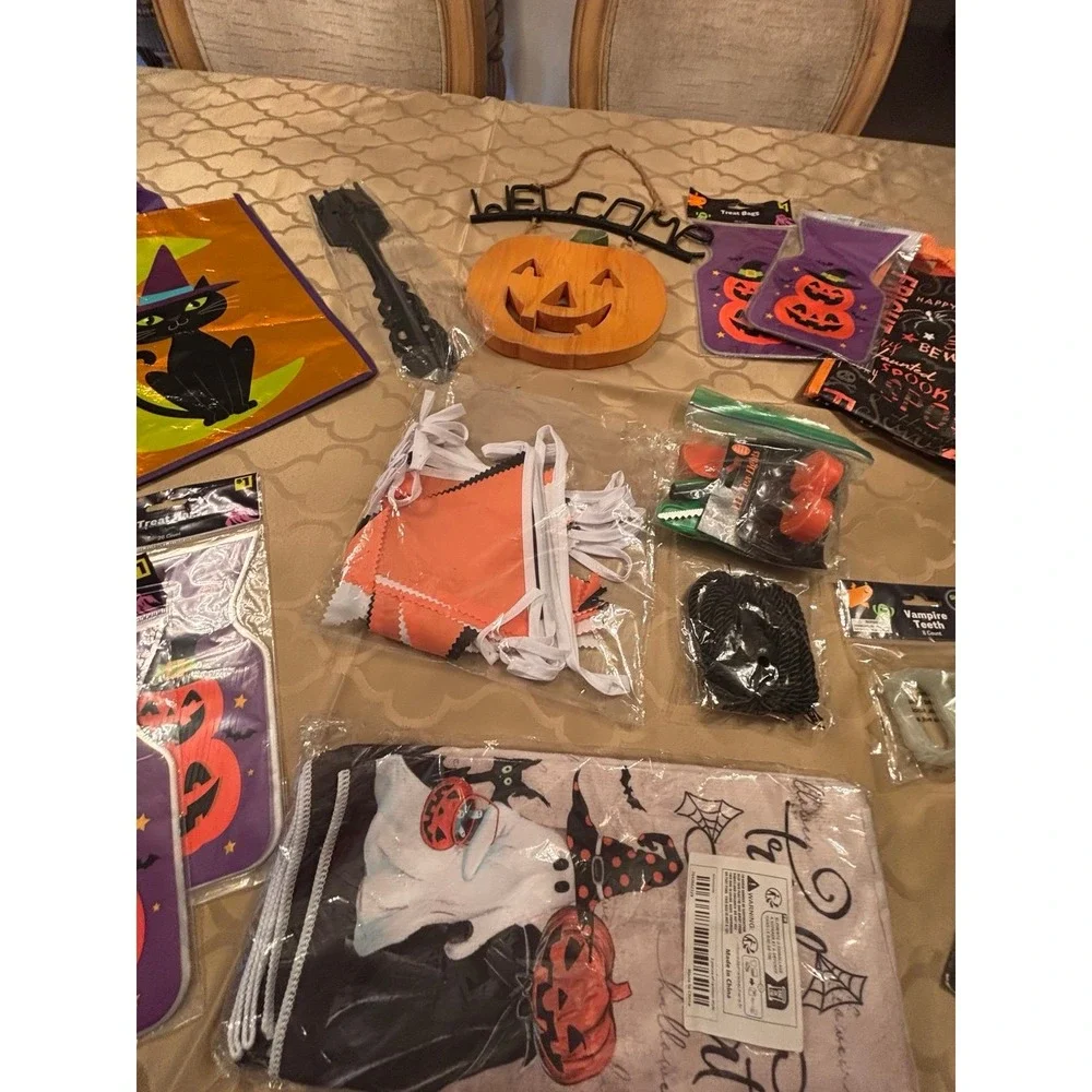 Halloween Party Favors Large Lot : Trick or Treat, Bags Sign Masks Accessories